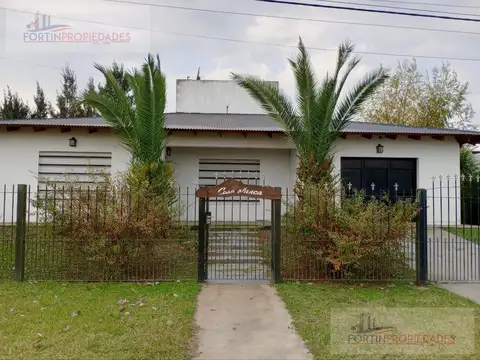 Casa en  185 entre 80 y 84