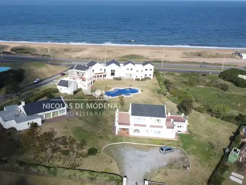 Espectacular Mansion frente al mar, Playa Mansa.