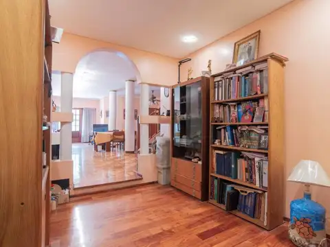 Casa 5 ambientes con 3 baños