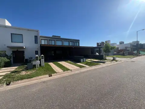 DOCTA BOULEVAR ETAPA I - CASA PREMIUM