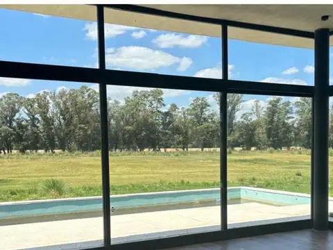 Casa 7 ambientes con 6 baños