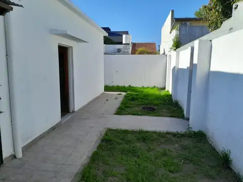 Depto Tipo Casa en Venta en Lomas De Zamora, USD 85.000