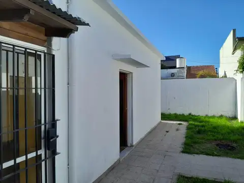 Vendo PH luminoso - 2 dormitorios - Jardín - Parrilla