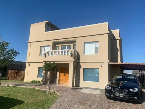 Casa venta  en  San Sebastián, Área 10