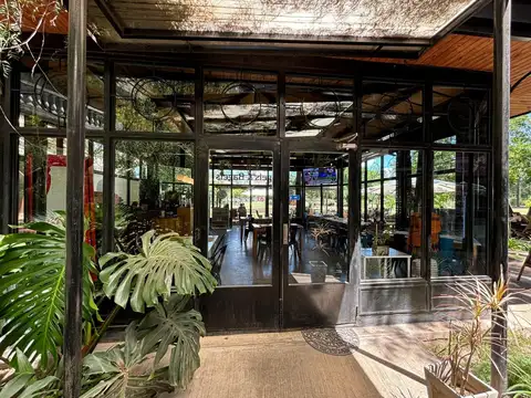 Venta Local con Renta en Centro Comercial Pueblo Caamaño, Pilar