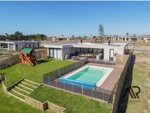 Camino los Aromos, Barros Blancos Departamento de Canelones,