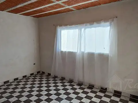 Casa 3 ambientes con 1 baño