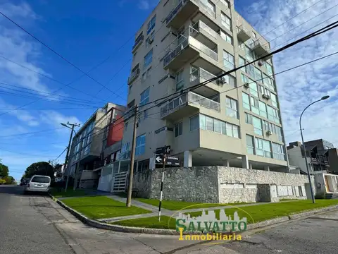 Colombres 2700, Piso 1