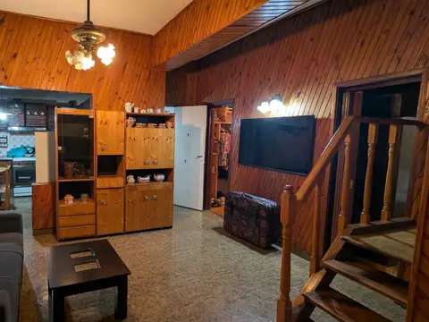 Depto Tipo Casa en Alquiler en Remedios De Escalada, $ 750.000