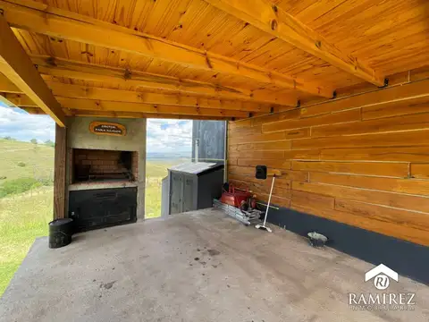 CABAÑA EN VENTA TOTALMENTE AMOBLADA EN VILLA YACANTO - LOTEO EL SERENO