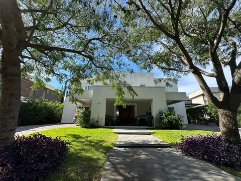 Casa en Venta de 5 dormitorios