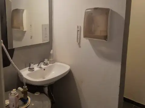 VENTA - LOCAL - ALMAGRO - Pringles 294 - 36 Metros Cuadrados - A PASOS DE LA ESQUINA