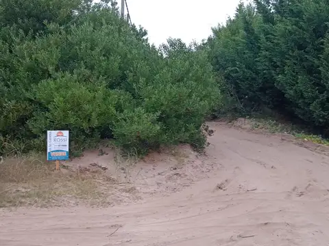 Media manzana en Las Gaviotas, ideal inversores.