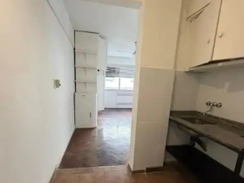 Castelli 100, Piso 3