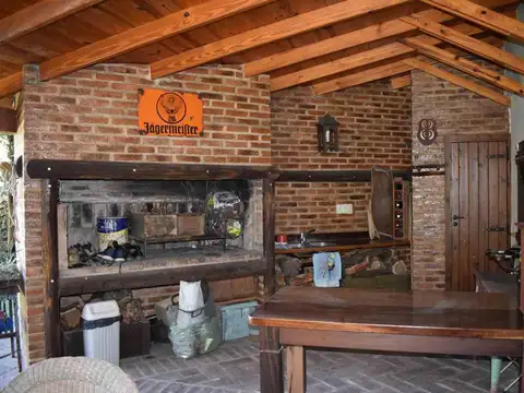CASA EN VENTA EN FONTEZUELA CON PILETA