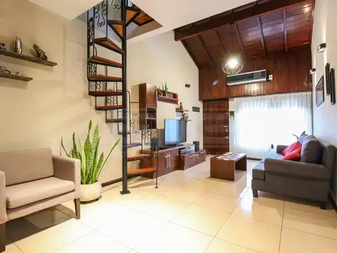 Depto Tipo Casa en Venta de 5 ambientes