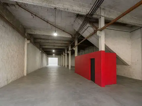 GALPON DE 400 M2 A LA VENTA SOBRE AV PEUYRREDON, MORON