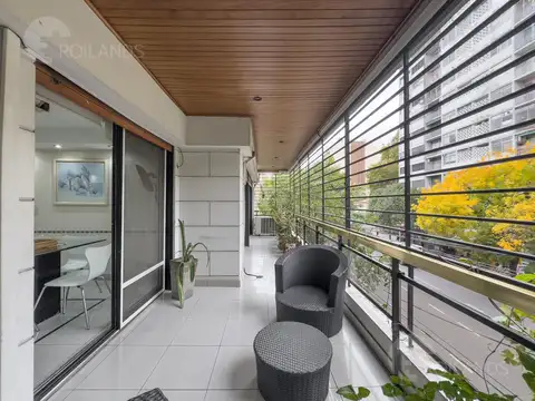 VENTA PISO EN FLORES 4 AMBIENTES CON DOS BALCONES PARRILLA COCHERA Y BAULERAS