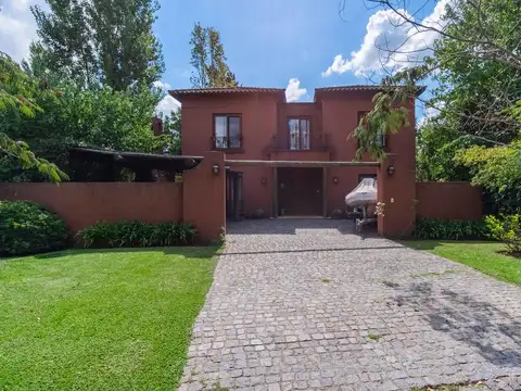 Av. Santa Maria al 6300