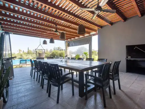 Casa 4 ambientes con 2 baños