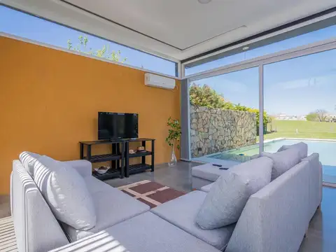 Casa en Alquiler de 4 dormitorios