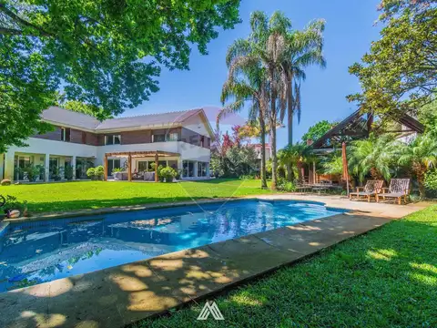 VENDE CASA CARRASCO 5 DORM SERV BARBACOA PISCINA