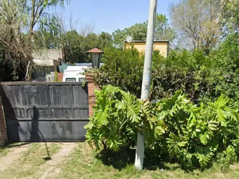 VENDO CASA CON PILETA. 3 DORMI.