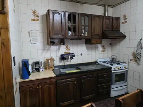 Casa 4 ambientes con 1 baño