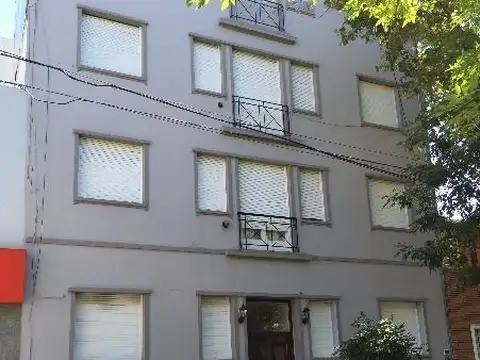 Edificio de 650 m2 totales, 10 departamentos, lote propio en 4 plantas, Oport 
