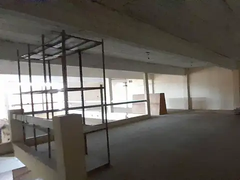 EN VENTA Y ALQUILER EXCELENTE UBICACION