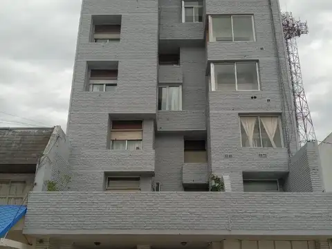 Alquilo departamento AMOBLADO