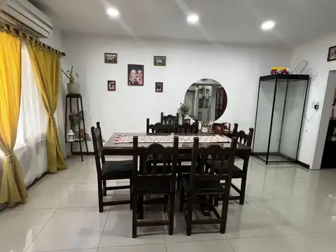 Casa 6 ambientes con 1 baño