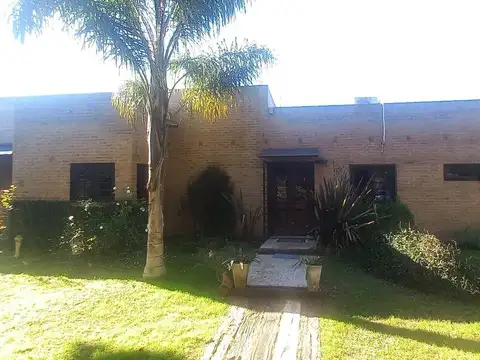 Venta Casa Quinta 2000 Mt² c/ Pileta en Marcos Paz