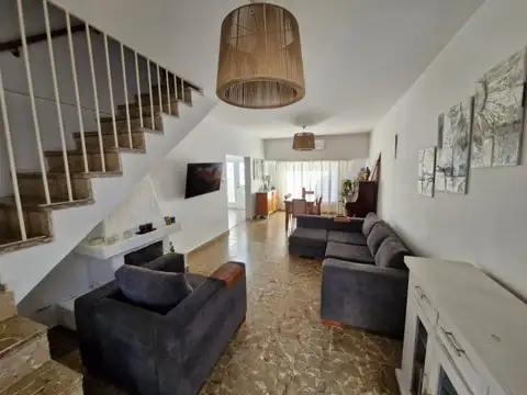 Virasoro al 2300 (Departamento de pasillo 4 dormitorios C/Patio y Terraza)