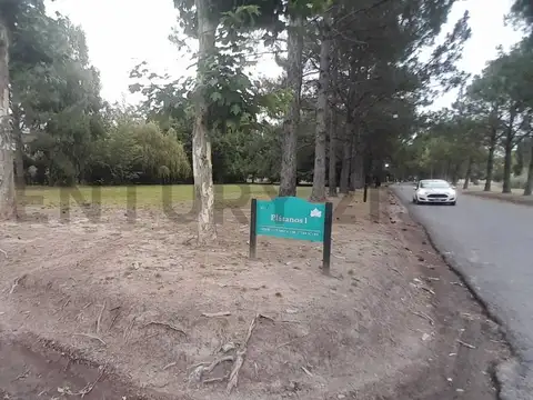 Vendemos exclusivo Lote en Club de Campo Miralagos 1