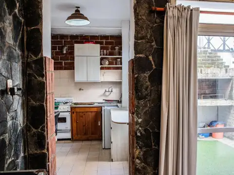 PH CON 2 DORMITORIOS EN VENTA A RECICLAR-ARROYITO