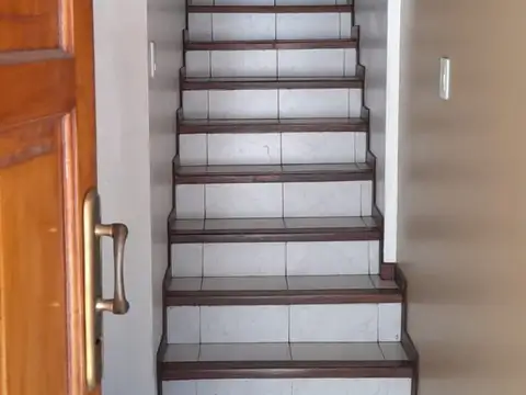 Depto Tipo Casa en Venta en Villa Sarmiento, USD 109.000