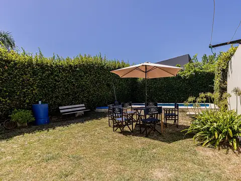 calle 12  al 4300  e/Montevideo y Lisboa