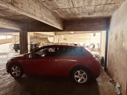 VENTA DE COCHERA ZONA CENTRO