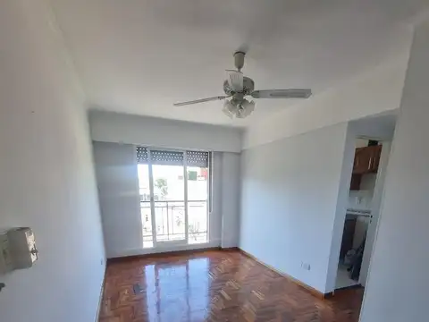 2 AMBIENTES -  FTE - BALCÓN - SUPER LUMINOSO IMPECABLE  