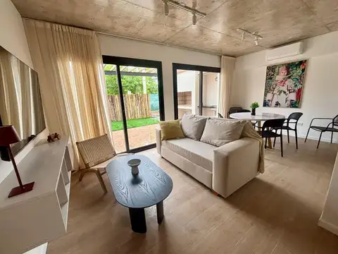 Venta - Casa 2 dorm con patio y parrillero