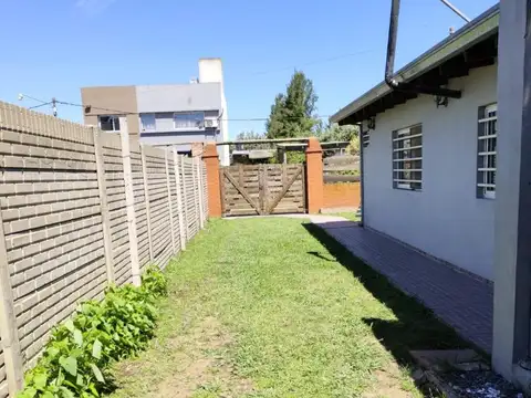 Casa en Venta con 3 cocheras