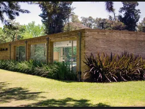 OPORTUNIDAD VENTA CASA 5 AMBIENTES