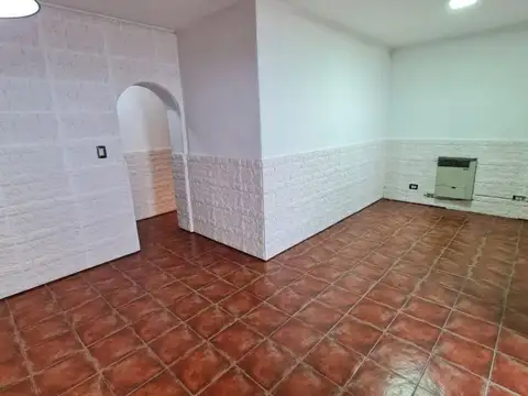 DONOVAN 1200, Piso PB