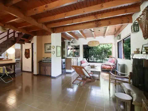 Casa 4 ambientes con 1 baño