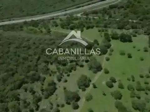 Sobre RN 9, en el acceso a la Ciudad de Salta