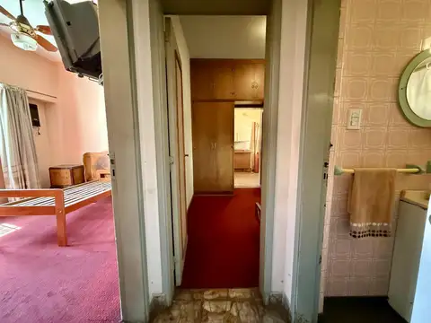 Casa 4 ambientes con local comercial  y doble cochera en venta Lomas del Mirador