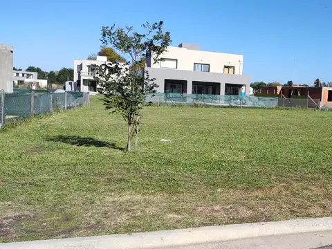 Terreno en Venta en Barrio Arenas Chico, USD 50.000