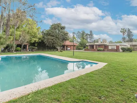 Venta casa quinta en Del viso de 6 ambientes