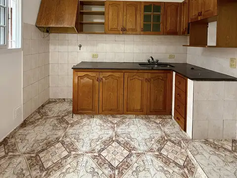 DPTO TIPO CASA DE 3 AMBIENTES CON PATIO